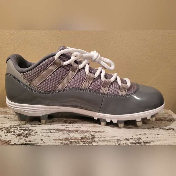 Deadstock Jordan 11 XI Cool Gray Football cleats - Picture 4 of 10
